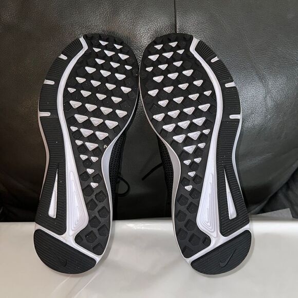 NIKE 9.5 Quest Slip Resistant Black Tan Knit Blue White Running Sneakers - Picture 15 of 15